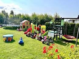 Holiday House With Terrace, Sarbinowo