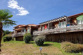 Cassen Holiday House With Pool