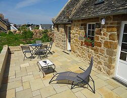 Charming Holiday Home by the sea in Plougasnou