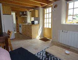 Charming Holiday Home by the sea in Plougasnou