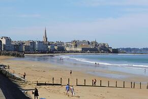 Terraced House, St Meloir des Ondes