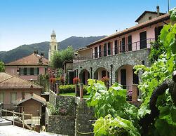Apartment in Castellaro With Garden