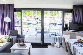 Hausboot in Boltenhagen