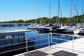 Hausboot in Boltenhagen