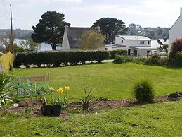 Holiday Home With sea Views, Roscanvel
