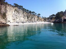 Holiday Home With sea Views, Roscanvel