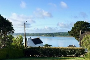 Holiday Home With sea Views, Roscanvel