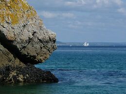 Holiday Home With sea Views, Roscanvel