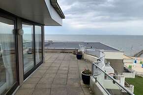 Apartment in North Sea Region Near Beach