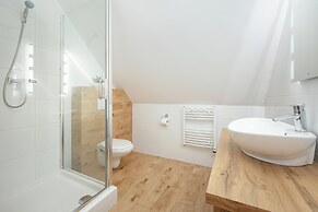 Holiday Homes With Pool, Rewal