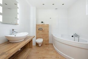 Holiday Homes With Pool, Rewal