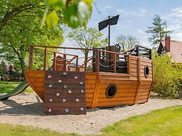 Holiday Homes With Pool Access, Darlowo