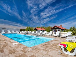 Holiday Homes With Pool Access, Darlowo