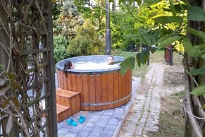 Holiday Home With Whirlpool at the Lake in Zakowo