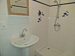 Flat With Direct Beach Access