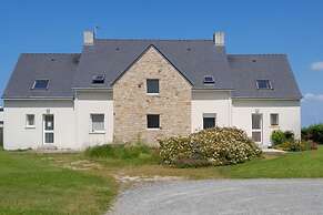 Flat With Direct Beach Access