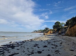 Flat With Direct Beach Access