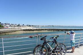 Flat With Direct Beach Access
