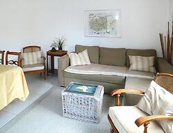 Beachside Flat With Sunny Patio