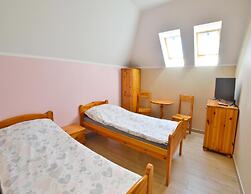 Holiday Apartment, 3 Bedrooms, Garden, Slowino