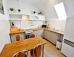 Holiday Apartment, 3 Bedrooms, Garden, Slowino