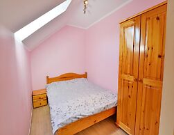 Holiday Apartment, 3 Bedrooms, Garden, Slowino
