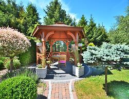 Holiday Apartment, 3 Bedrooms, Garden, Slowino