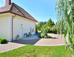 Holiday Apartment, 3 Bedrooms, Garden, Slowino