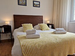 Beautiful Family Holiday Home in Diben, Plougasnou