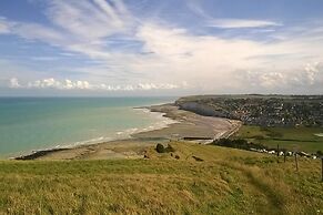 Holiday Home in Criel sur Mer Near sea