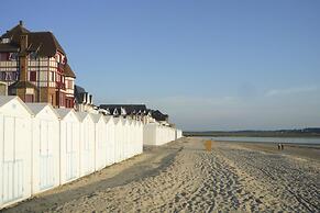 Holiday Home in Criel sur Mer Near sea