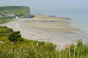 Holiday Home in Criel sur Mer Near sea