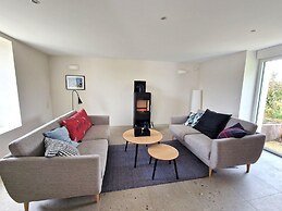 Charming Breton Holiday Home Right by the sea