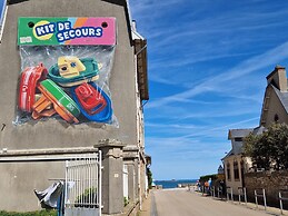 Charming Breton Holiday Home Right by the sea