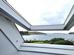 Charming Breton Holiday Home Right by the sea