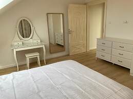 Spacious, 2-level Holiday Apartment