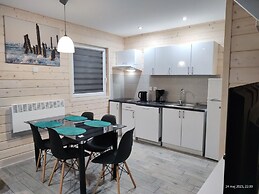 Comfortable Houses, Swimming Pool, Jacuzzi, Rewal
