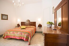 Spadolino Apt City Center