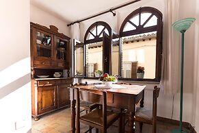 Spadolino Apt City Center