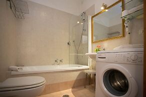 Spadolino Apt City Center