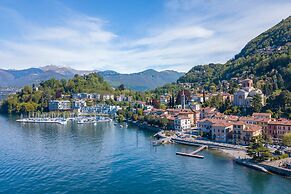 Cedar House Villa Few Minutes From Lake