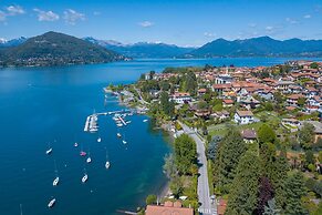 Cedar House Villa Few Minutes From Lake