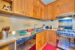 Cedar House Villa Few Minutes From Lake