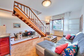 Cedar House Villa Few Minutes From Lake