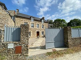Stone House Typical of the Pays de Rance, 900m From the Beach