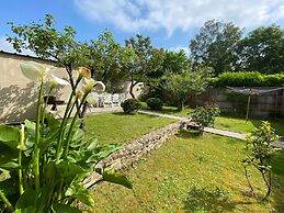 Stone House Typical of the Pays de Rance, 900m From the Beach