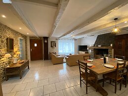 Stone House Typical of the Pays de Rance, 900m From the Beach