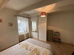 Stone House Typical of the Pays de Rance, 900m From the Beach