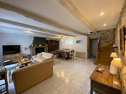 Stone House Typical of the Pays de Rance, 900m From the Beach