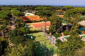 Bungalow in San Vincenzo With Pool